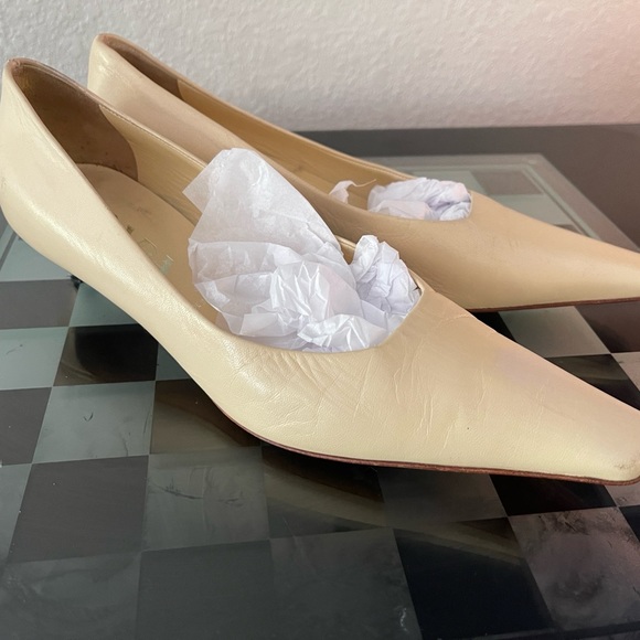 Prada Leather Pointed Slight Square Toe Pumps w/ Kitten Heel Size 37.5 (7.5 US) - Picture 6 of 11